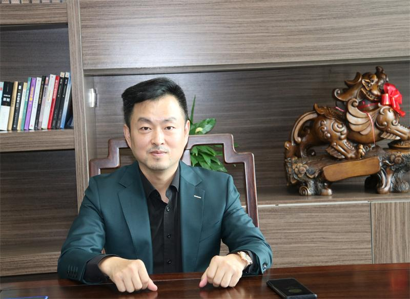 励志前行的退役军人-平东成